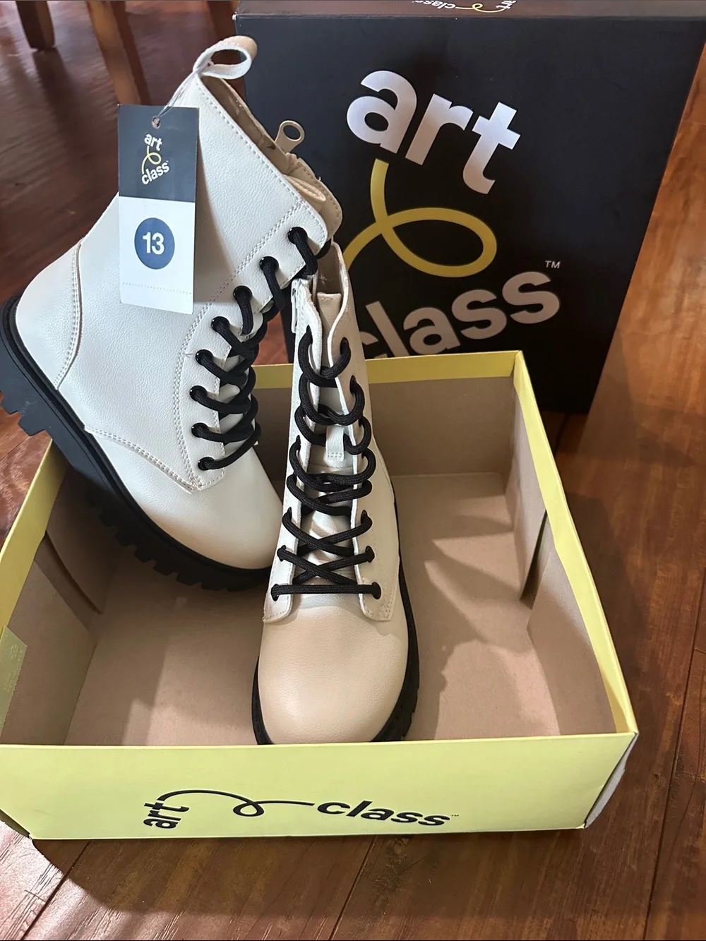 Art Class Cream Combat Boots Lug Sole Lace Up Kids 13 NWT
